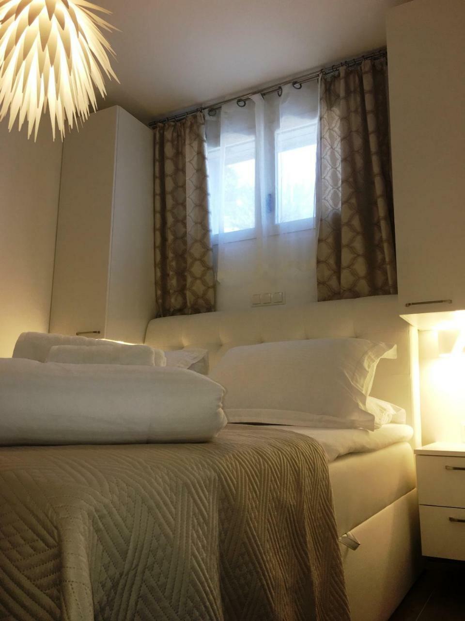 Holiday Hvar Lux Basina Exterior photo