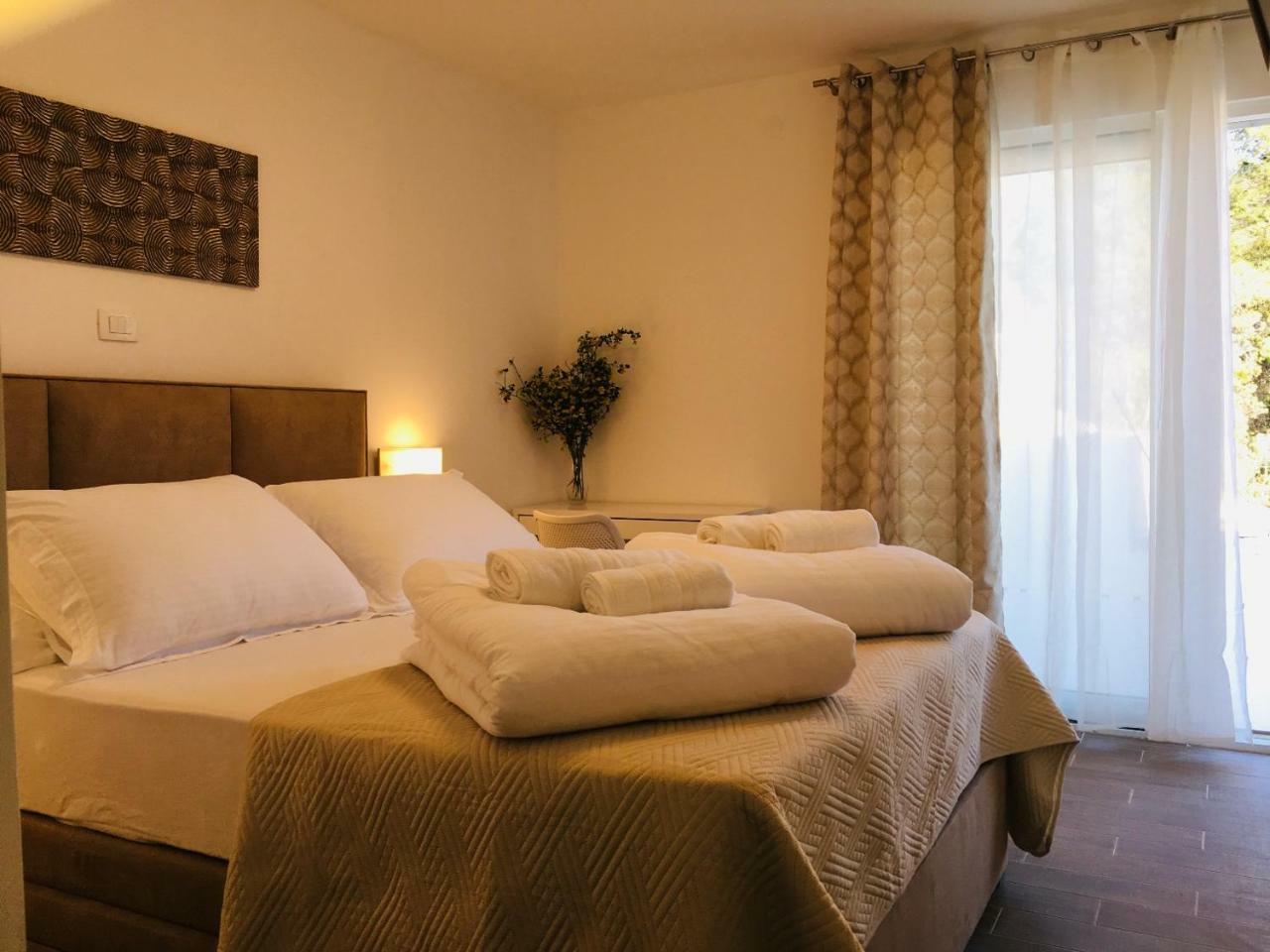 Holiday Hvar Lux Basina Exterior photo